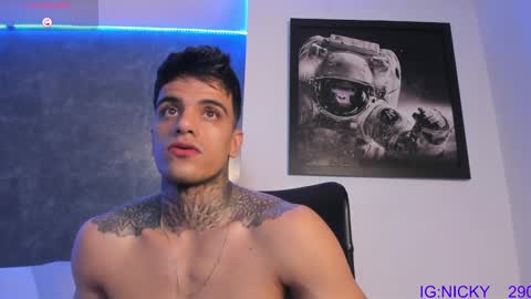 alan_morrys online show from February 4, 4:48 am