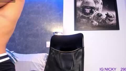 alan_morrys online show from January 6, 3:31 am