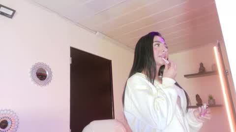 Maeve  online show from December 15, 11:39 am