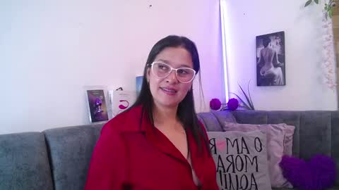 Alana  online show from March 25, 8:15 pm