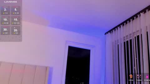 Snapshot of alana_wolff1 chatting on December 5, 6:04 am ALANA online show from December 5, 6:04 am