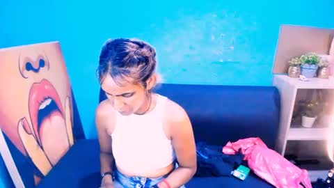 alanadelray online show from February 17, 2:28 pm