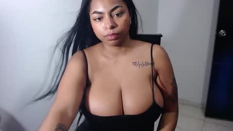 alanajonees online show from December 4, 8:01 pm