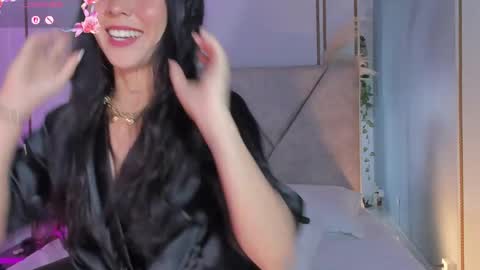 Alanna Jonnes online show from April 29, 3:06 pm