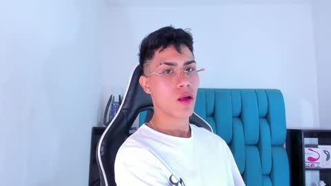 alannaughty_ online show from February 7, 9:04 pm