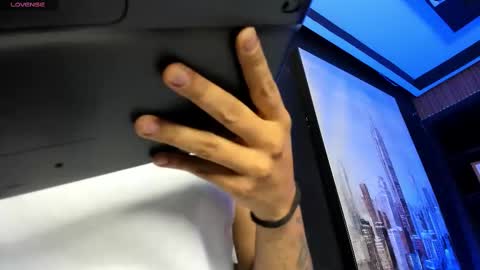 Snapshot of alanred_ chatting on October 8, 9:43 pm alanred_ online show from October 8, 9:43 pm
