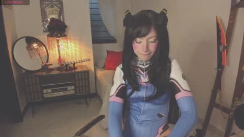 Snapshot of alaskagrace chatting on December 10, 3:51 am Alaska Grace online show from December 10, 3:51 am