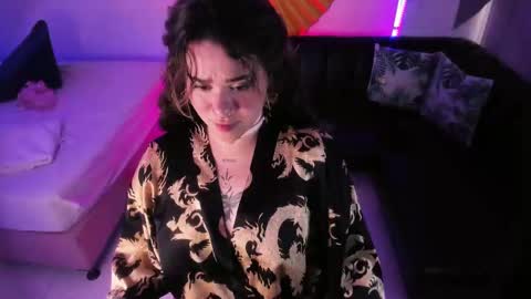 albaandthayron online show from February 21, 3:21 pm