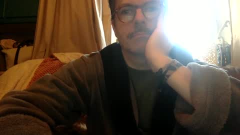 albandant online show from February 18, 8:27 am