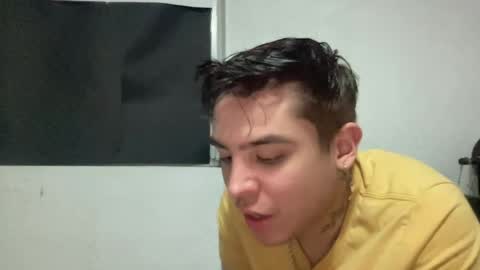 alber753713 online show from June 27, 5:24 am