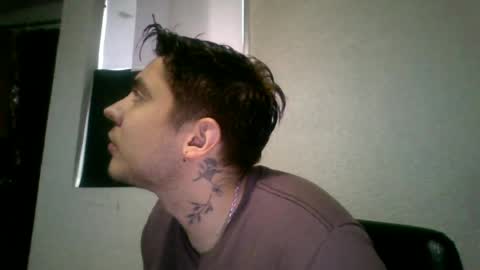 alber753713 online show from June 30, 11:46 pm