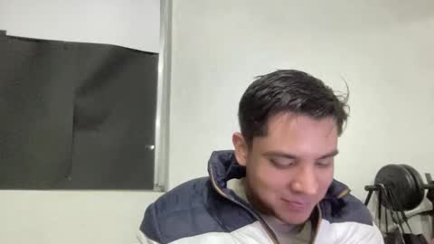 alber753713 online show from June 10, 6:23 am
