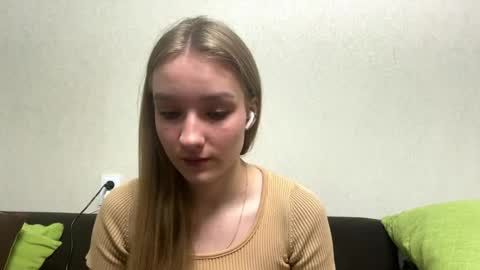 Lina   online show from March 25, 2:24 pm