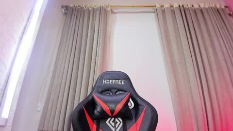 Aleja Hill online show from April 11, 7:45 am