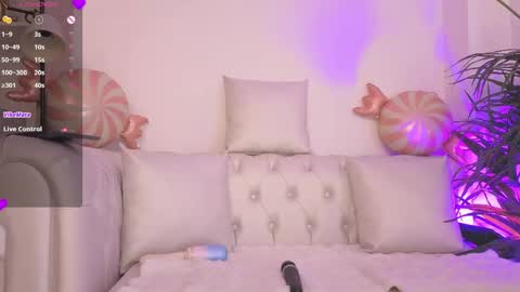 Alejandra online show from April 22, 11:50 am