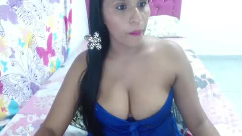 Alejandra --independent model online show from September 23, 5:45 am