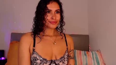 Danna Ray online show from December 5, 8:17 pm