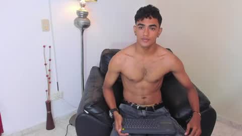 Alejandro williams online show from July 9, 8:02 pm