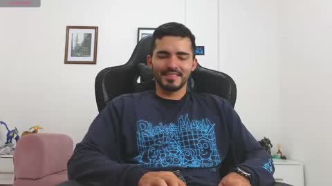 alejandroo_7 online show from October 6, 7:31 pm