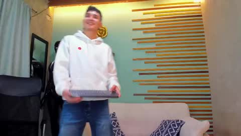 alejo_gray1 online show from December 22, 1:29 pm