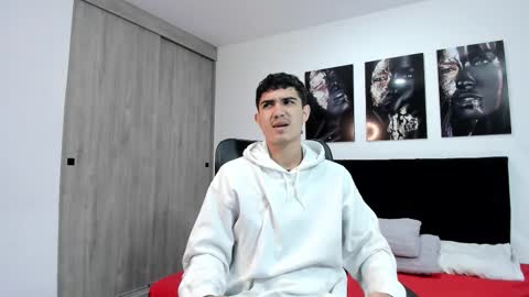 alejo_gray1 online show from February 6, 12:30 pm