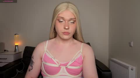 ALENA  INDEPENDENT MODEL online show from April 10, 2:55 pm