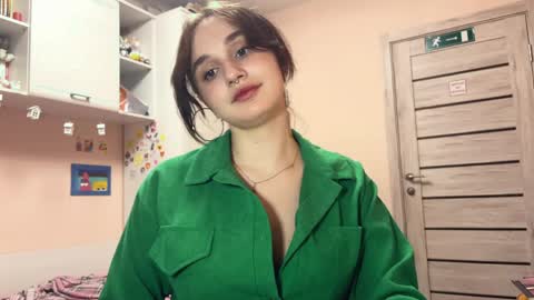 Nora online show from April 4, 5:20 pm