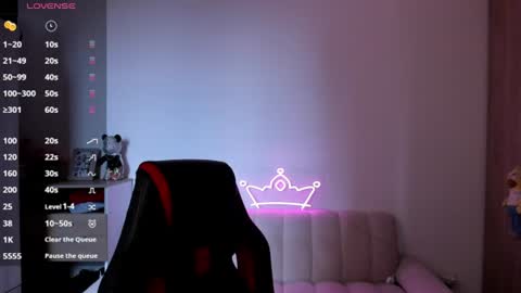 AlessandraMoreli Its my birthday online show from July 24, 8:28 pm