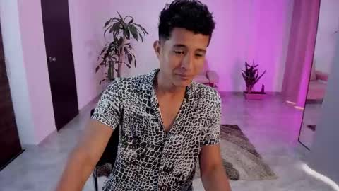 Snapshot of alessandro_wizard chatting on October 27, 4:51 pm Alessandro online show from October 27, 4:51 pm