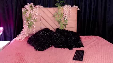 alessia_mystique online show from April 28, 9:41 pm