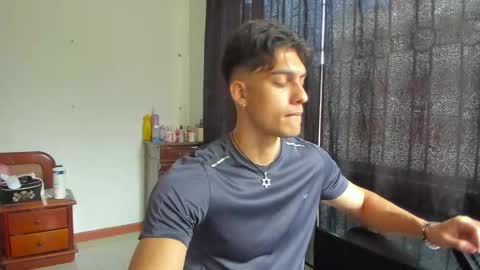 alessio Vale online show from March 21, 2:33 pm