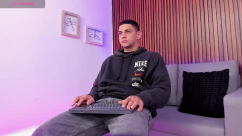 alex online show from April 8, 12:19 pm