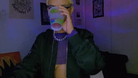 Alex online show from April 12, 12:36 am