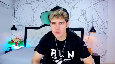 Alex  online show from April 18, 7:51 pm