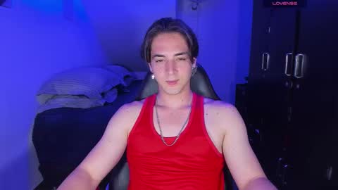 Snapshot of alex_smith0 chatting on September 20, 2:47 am     online show from September 20, 2:47 am