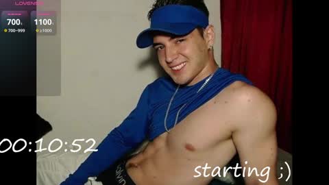 Snapshot of alex_smith0 chatting on January 19, 10:39 pm     online show from January 19, 10:39 pm