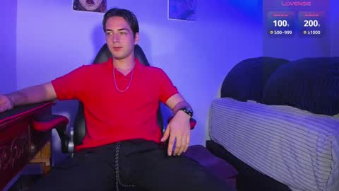 Snapshot of alex_smith0 chatting on February 16, 1:58 am     online show from February 16, 1:58 am