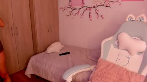 Snapshot of alexa_6908 chatting on October 11, 7:28 pm alexa online show from October 11, 7:28 pm