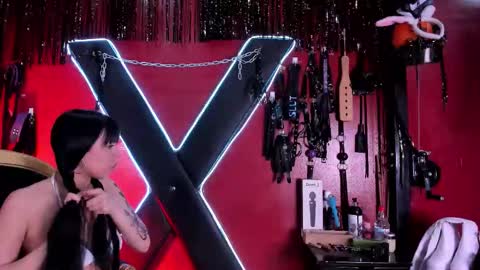 alexa n alex online show from December 13, 9:10 pm