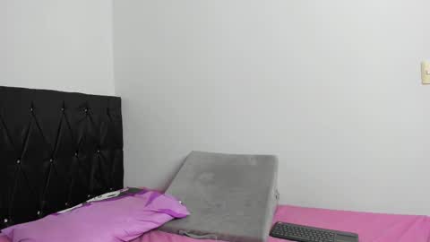 Snapshot of alexaablum chatting on October 10, 2:06 am Alexa online show from October 10, 2:06 am