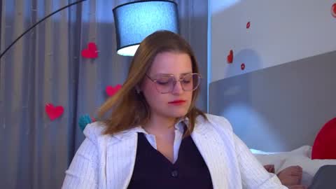 AlexaAvery online show from July 8, 7:34 am