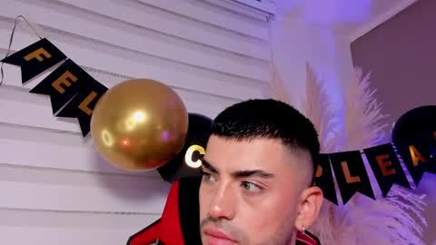 Alexander Diaz online show from May 11, 3:51 pm