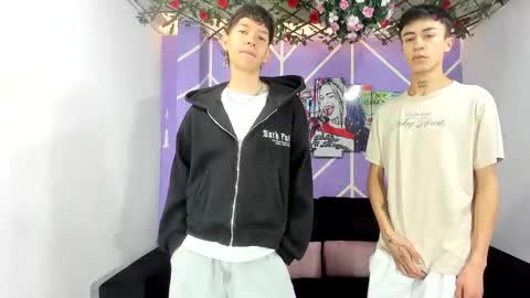 chicos hot online show from April 21, 1:29 pm