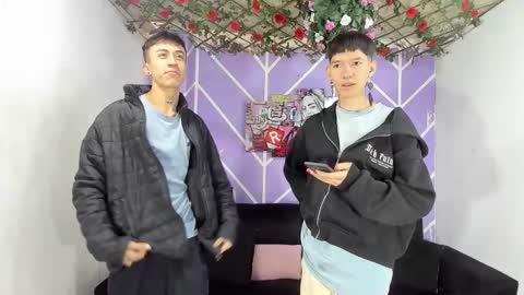 chicos hot online show from March 28, 1:45 pm