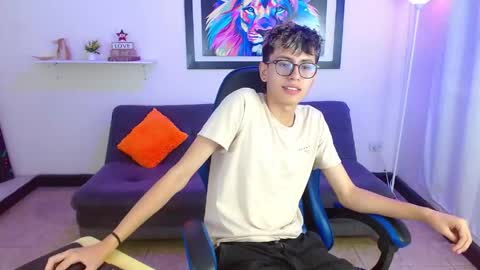 alex online show from April 22, 2:24 pm