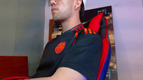 alexgiraldo__ online show from June 2, 2:02 am