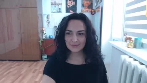 AlexisMillers online show from November 25, 9:30 am