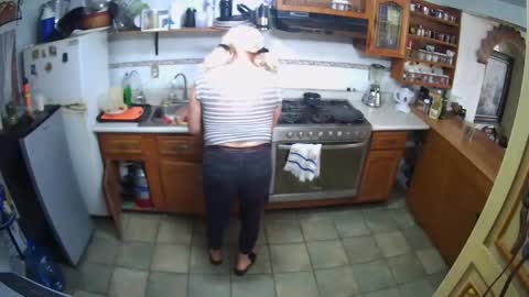 alexiss699 online show from April 24, 10:23 pm