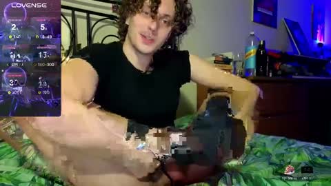 Snapshot of alexrhodesxxx chatting on January 27, 7:13 pm Alex online show from January 27, 7:13 pm