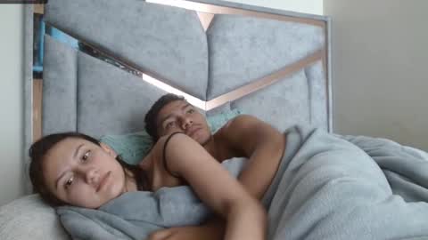 Snapshot of alexvsluisa chatting on September 25, 4:36 pm alex y luisa online show from September 25, 4:36 pm